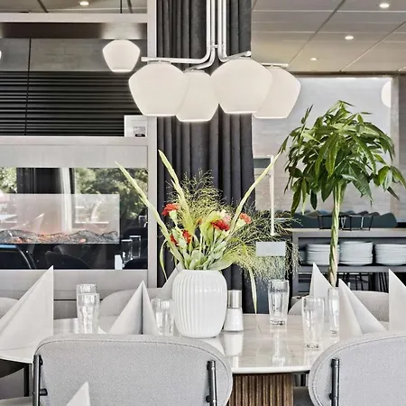 Western Hotel 4*