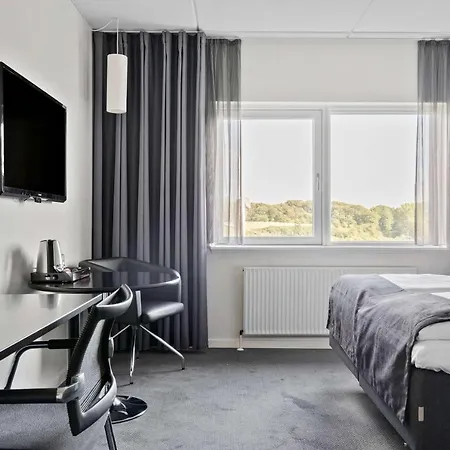 Western Hotel 4*
