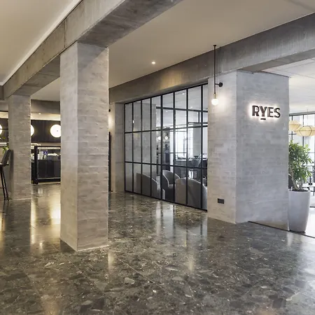 Отель Western 4*